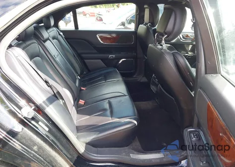 2018 Lincoln Continental Premiere z USA, uszkodzony, nr VIN 1LN6L9PK6J5602902